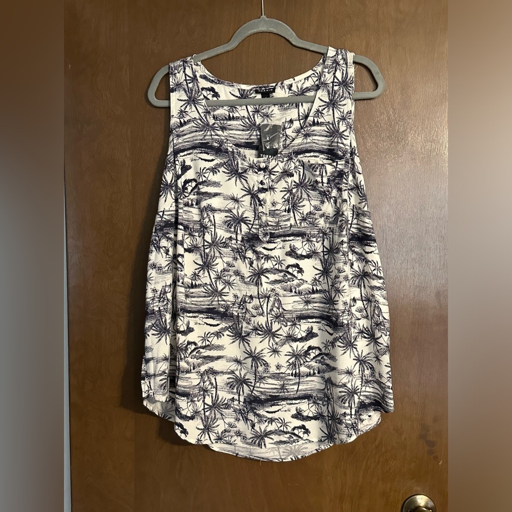 Challis Henley Pocket Sleeveless Tank